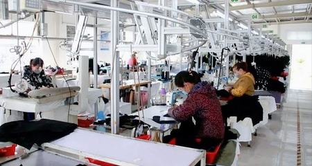 印度小伙因貧困來(lái)中國(guó)打工,10年從月薪250元打工仔到公司董事長(zhǎng)